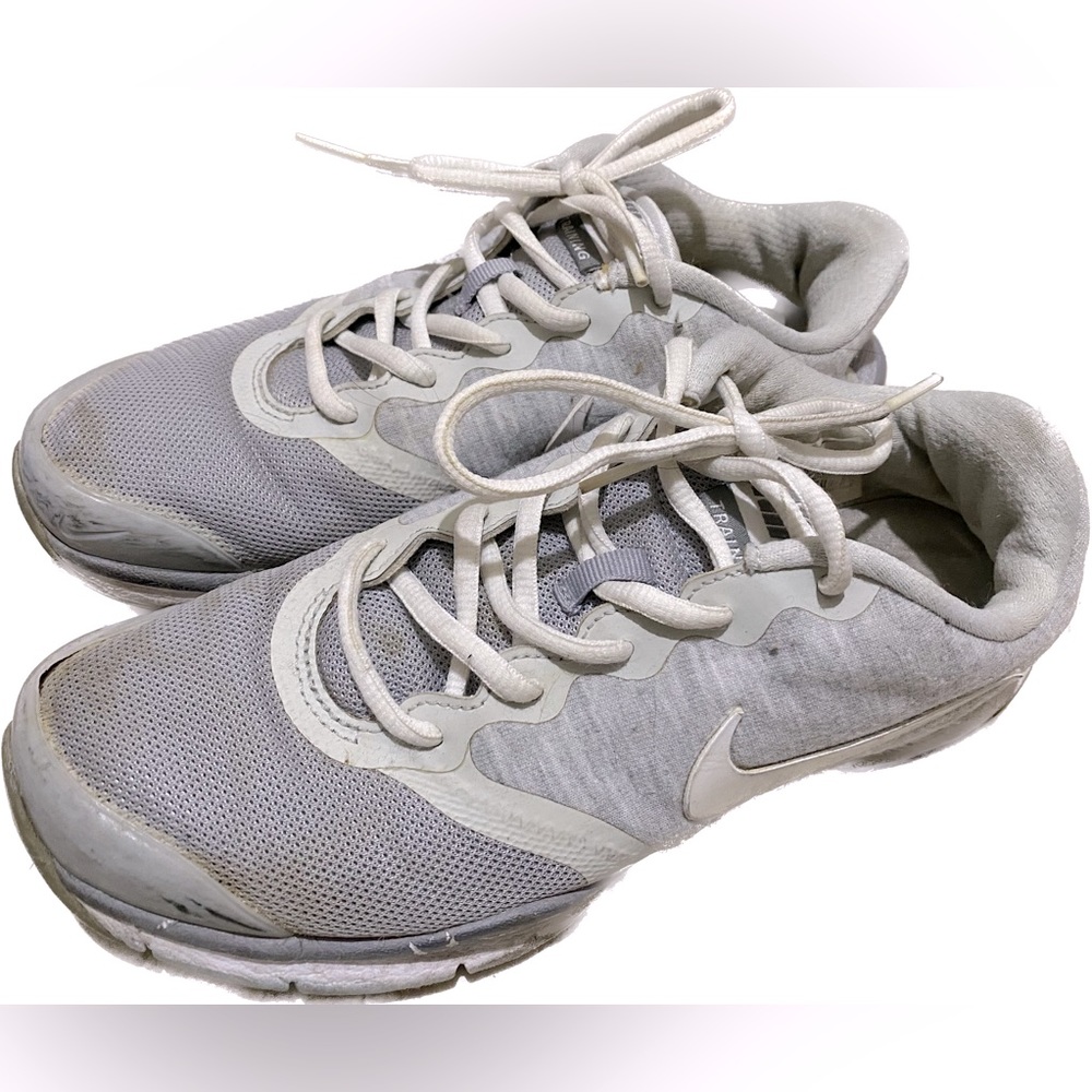Nike shoe! Suitable for running
